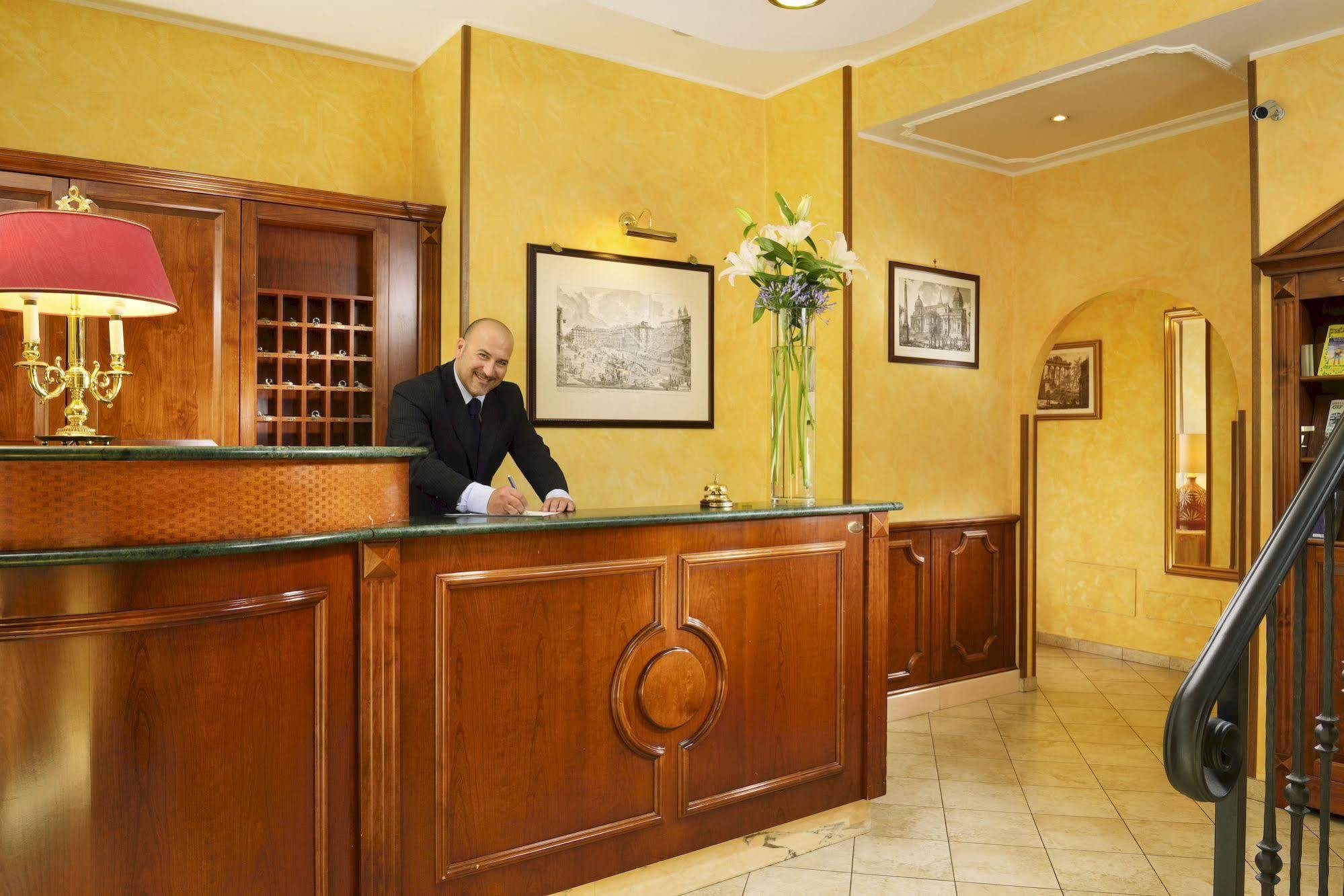 Hotel Tuscolana Roma Exterior foto